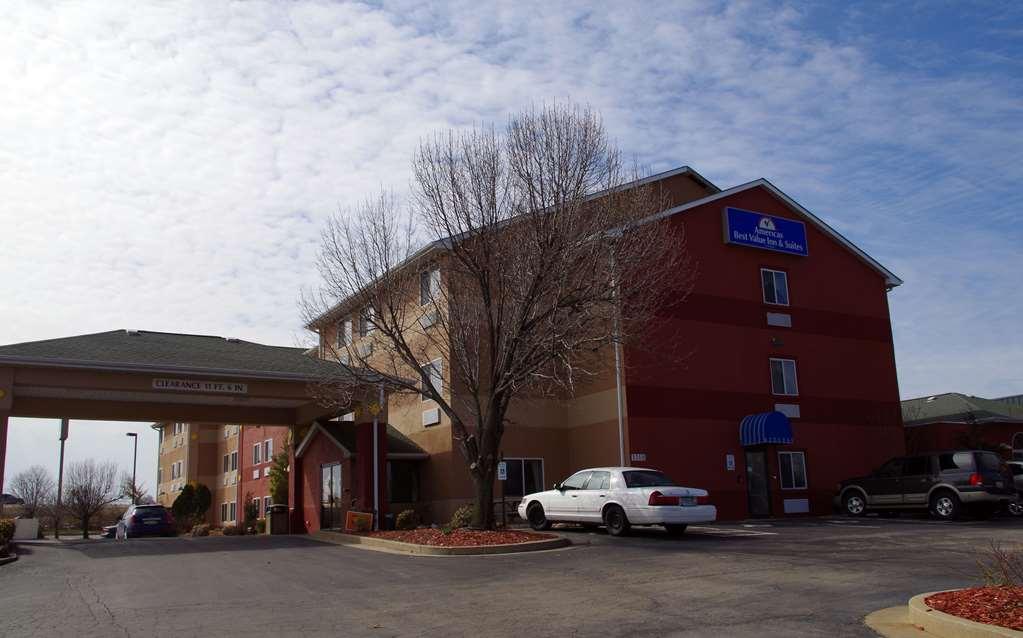 Americas Best Value Inn And Suites Saint Charles Exterior photo