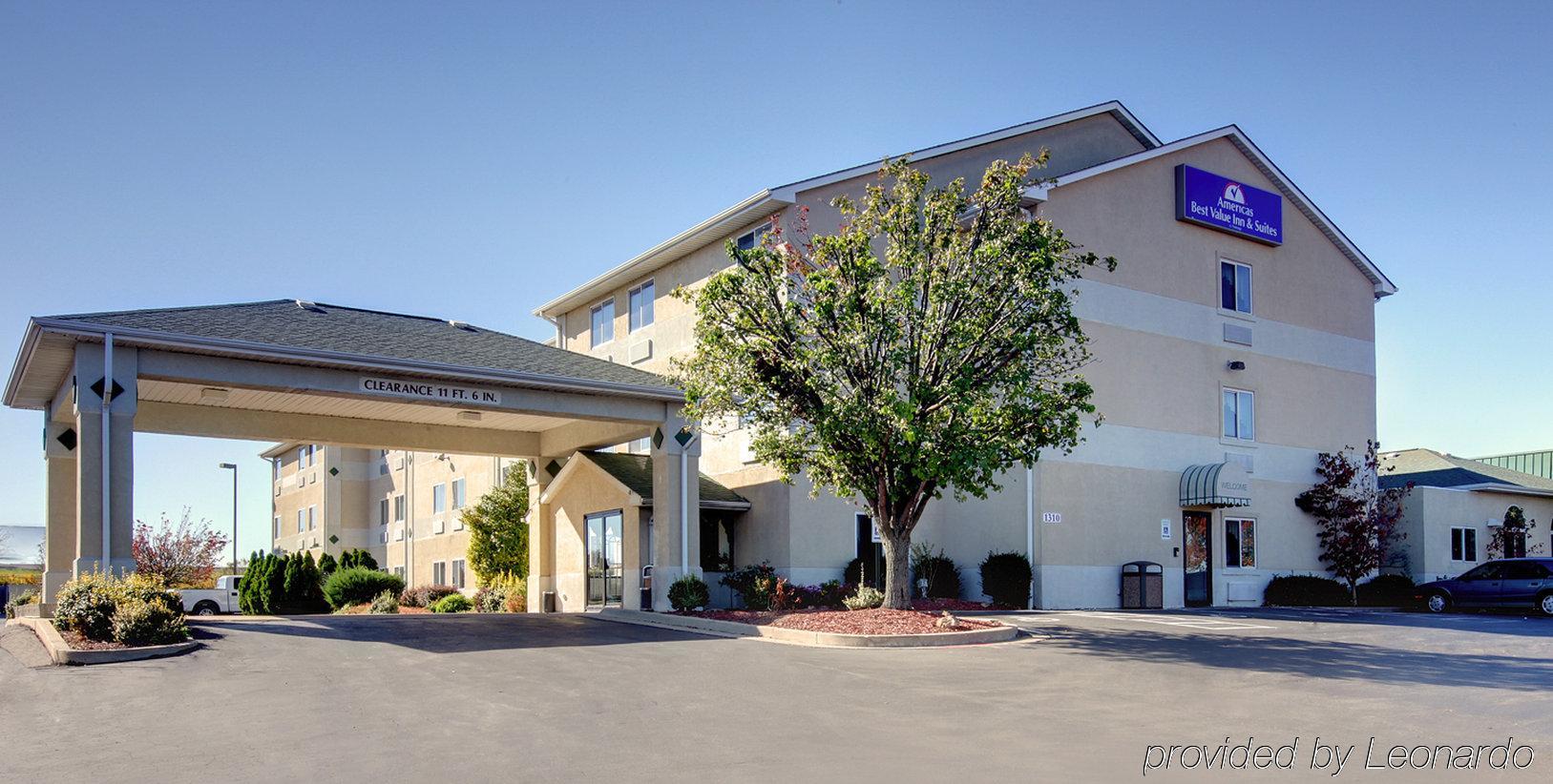 Americas Best Value Inn And Suites Saint Charles Exterior photo