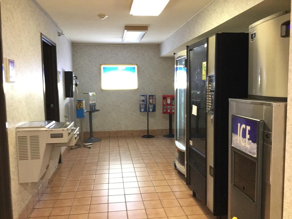 Americas Best Value Inn And Suites Saint Charles Exterior photo