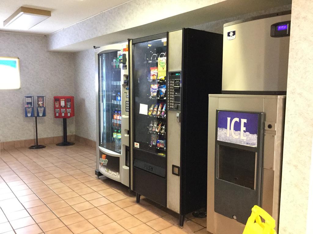 Americas Best Value Inn And Suites Saint Charles Exterior photo