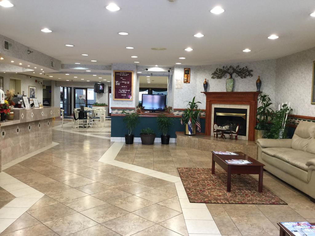 Americas Best Value Inn And Suites Saint Charles Exterior photo