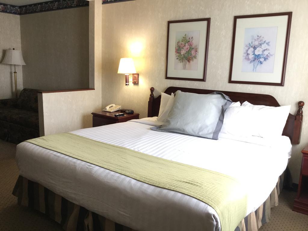 Americas Best Value Inn And Suites Saint Charles Exterior photo