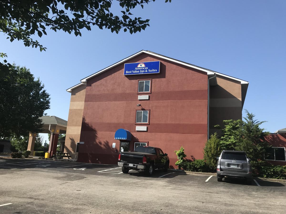 Americas Best Value Inn And Suites Saint Charles Exterior photo