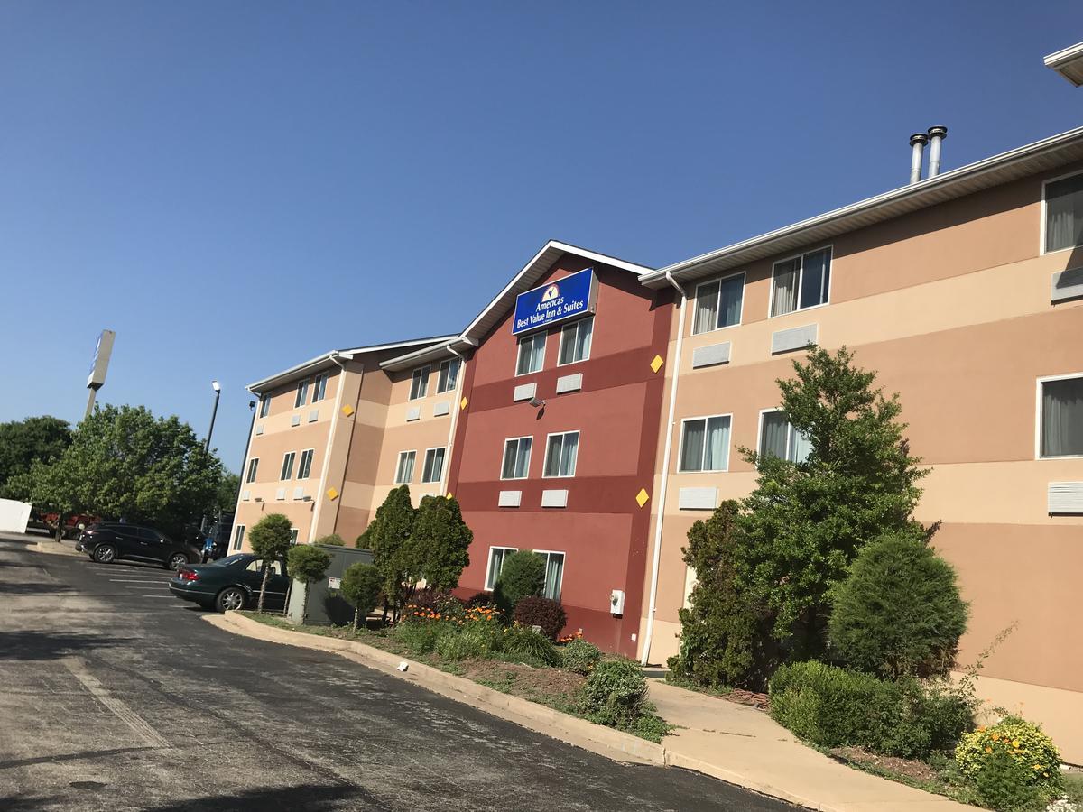 Americas Best Value Inn And Suites Saint Charles Exterior photo