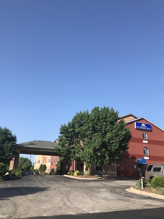Americas Best Value Inn And Suites Saint Charles Exterior photo