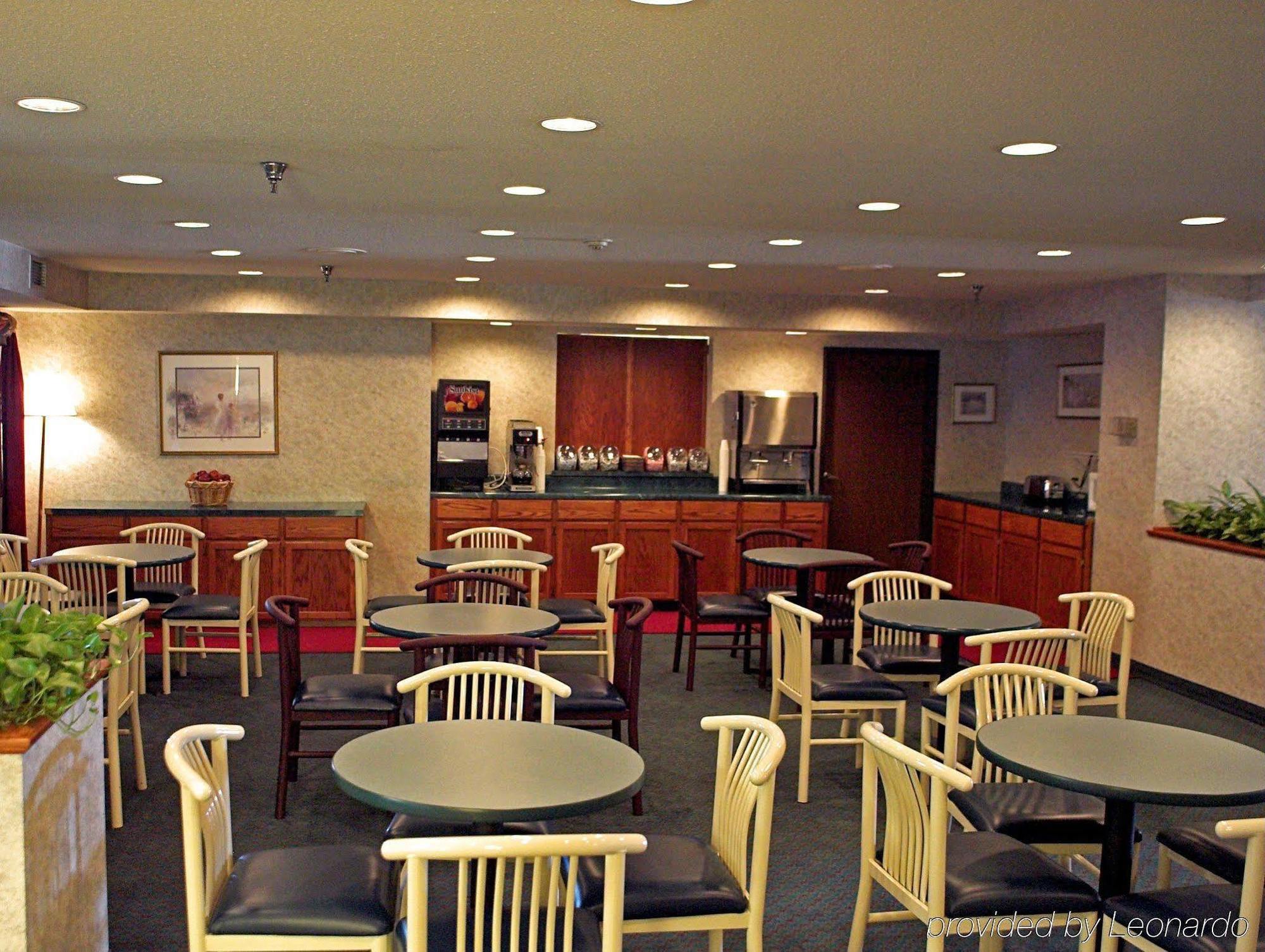 Americas Best Value Inn And Suites Saint Charles Exterior photo