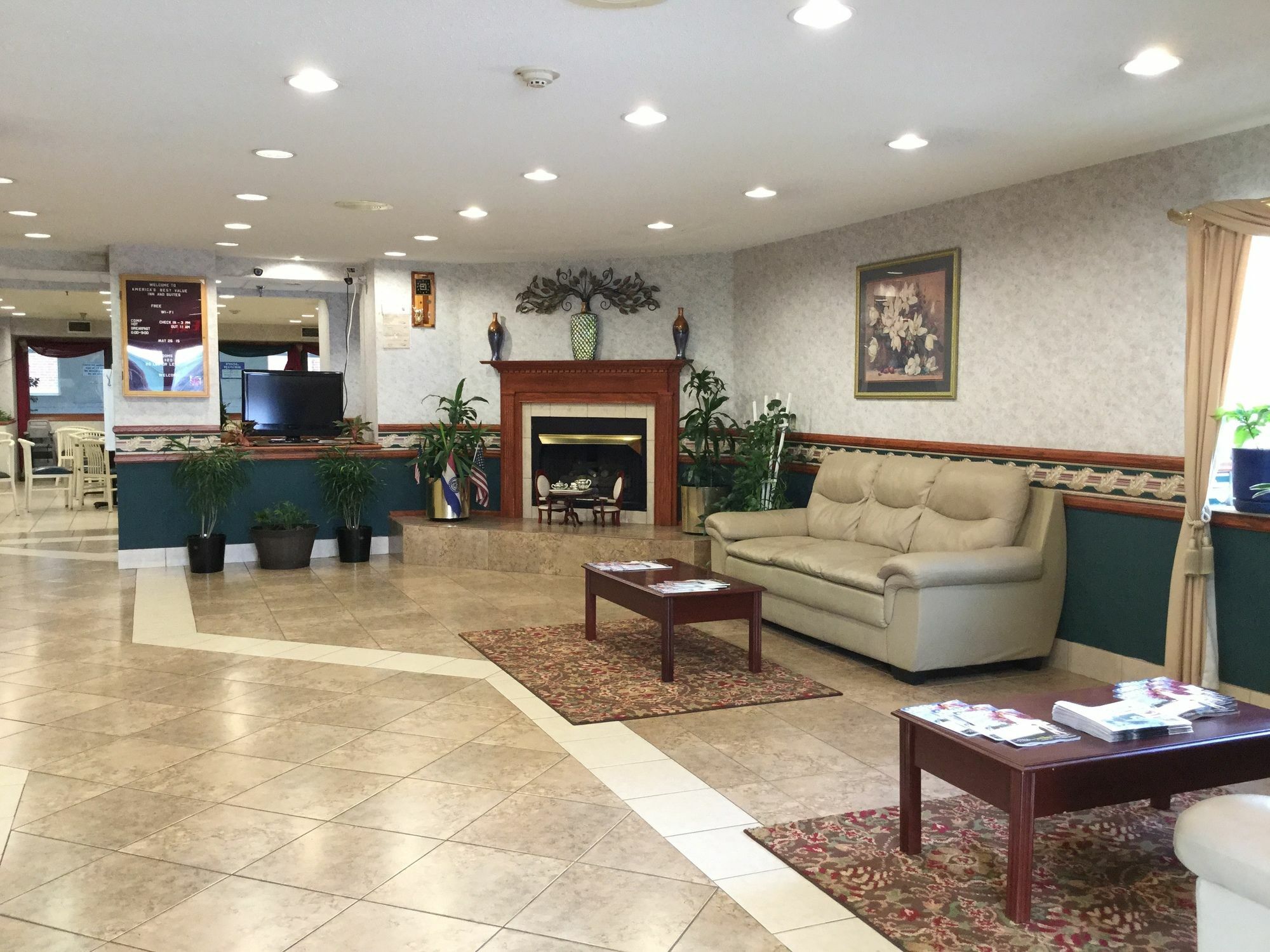 Americas Best Value Inn And Suites Saint Charles Exterior photo