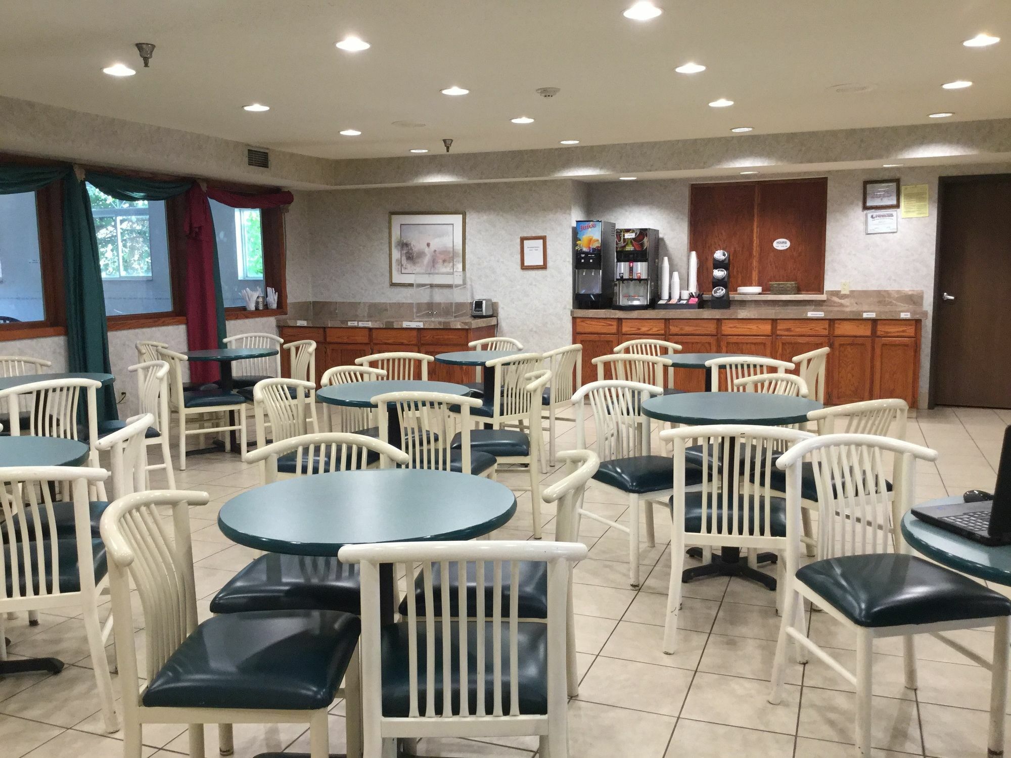 Americas Best Value Inn And Suites Saint Charles Exterior photo
