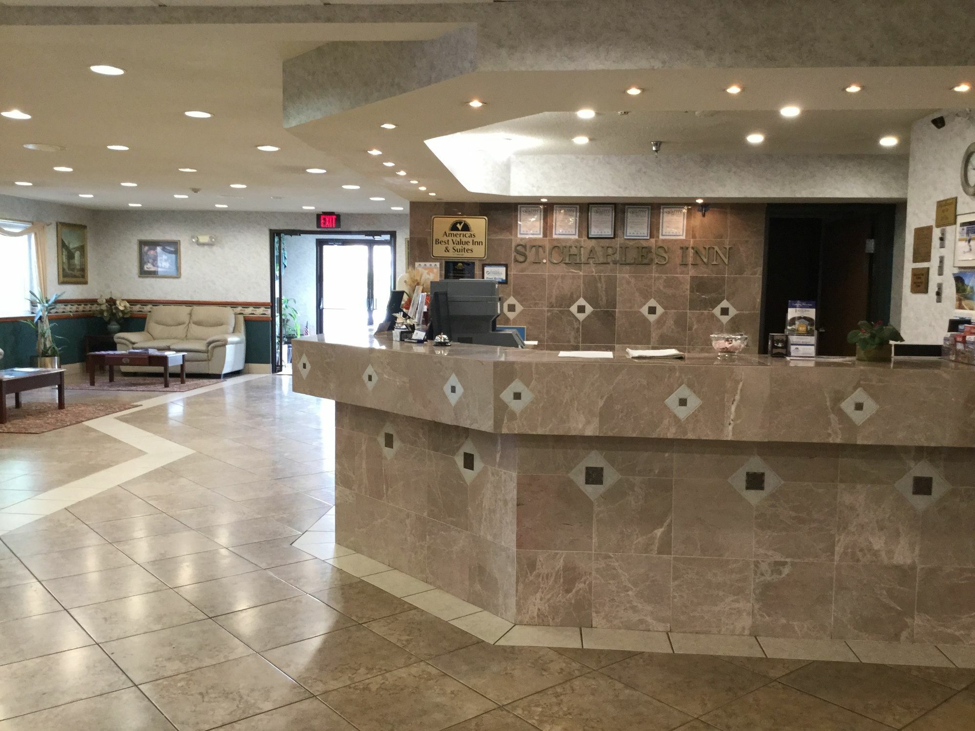 Americas Best Value Inn And Suites Saint Charles Exterior photo